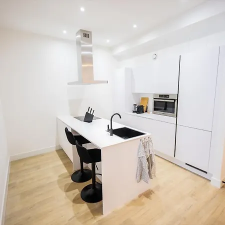 Admiringly 1 Bedroom Serviced 56m2 -nb306a- アパート ロッテルダム