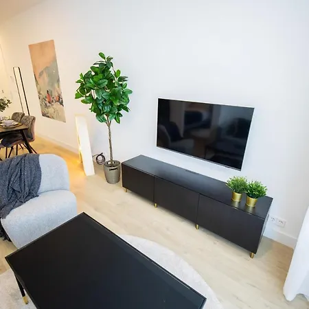 Admiringly 1 Bedroom Serviced 56m2 -nb306a- * ロッテルダム